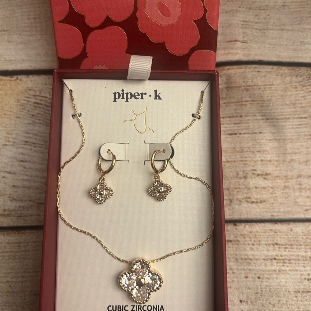 Piper Gold Clover Necklace